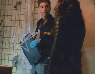 Jordan Gavaris autograph