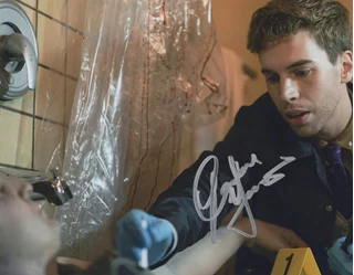 Jordan Gavaris autograph