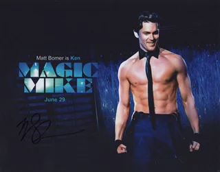 Matthew Bomer autograph