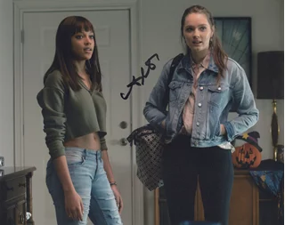 Amy Forsyth autograph