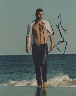 Nyle DiMarco autograph