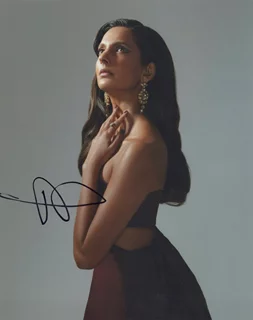 Poorna Jagannathan autograph