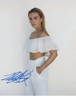 Marny Kennedy autograph