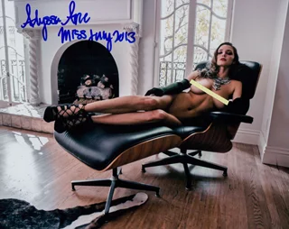 Alyssa Arce autograph
