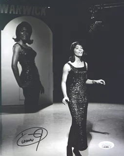 Dionne Warwick autograph
