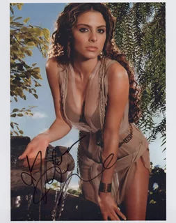 Maria Menounos autograph