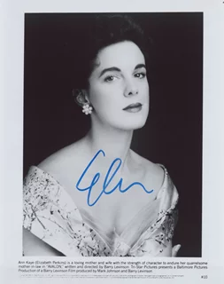 Elizabeth Perkins autograph