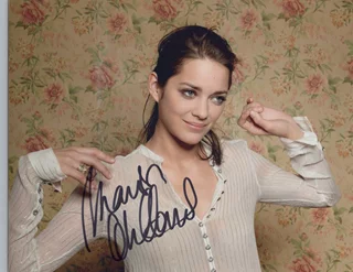 Marion Cotillard autograph