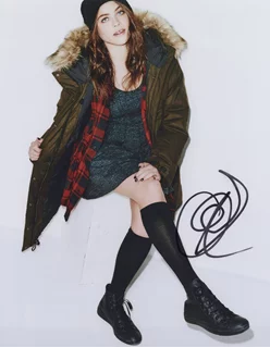 Olivia Luccardi autograph