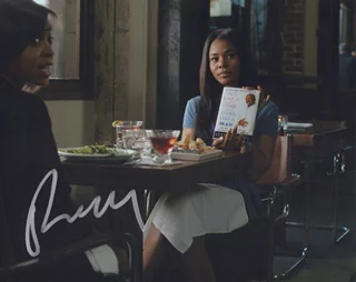 Regina Hall autograph