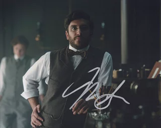 Matthew Shear autograph