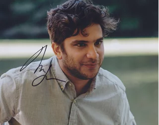 Matthew Shear autograph