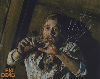 Lou Taylor Pucci autograph