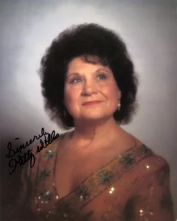 Kitty Wells autograph