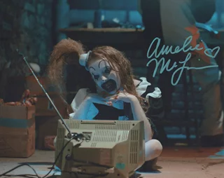 Amelie McLain autograph
