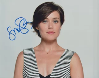 Megan Boone autograph