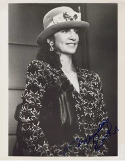 Mercedes Ruehl autograph