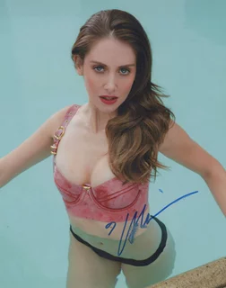 Alison Brie autograph