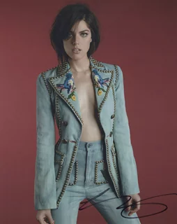 Callie Hernandez autograph