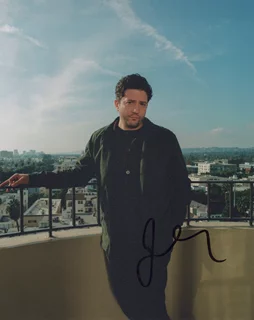 John Magaro autograph