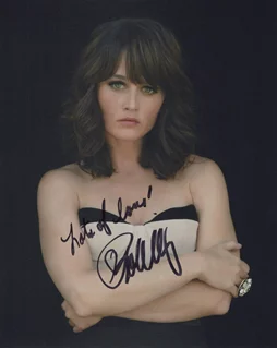 Robin Tunney autograph