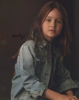 Molly Belle Wright autograph