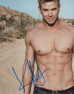 Kellan Lutz autograph