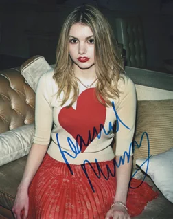 Hannah Murray autograph