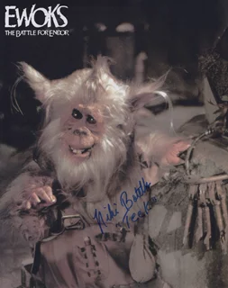 Niki Botelho autograph