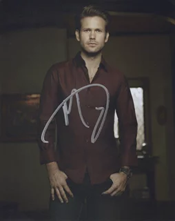 Matthew Davis autograph