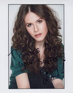 Erin Sanders autograph