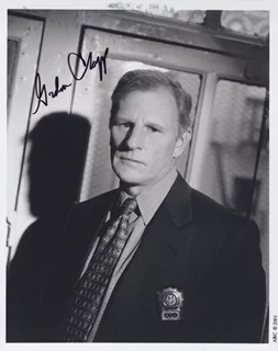 Gordon Clapp autograph