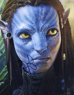 Zoe Saldana autograph