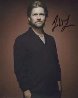 Todd Lowe autograph