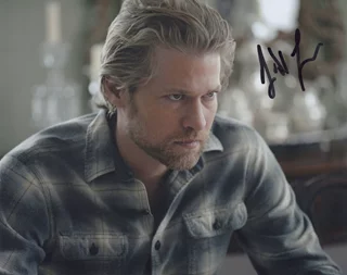 Todd Lowe autograph