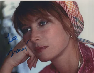Lee Grant autograph