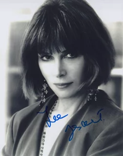 Lee Grant autograph