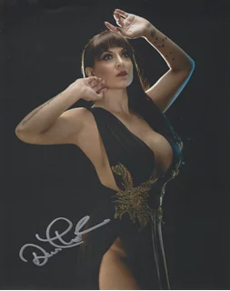 Dani Thompson autograph