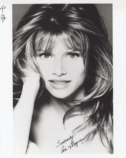 Ari Meyers autograph