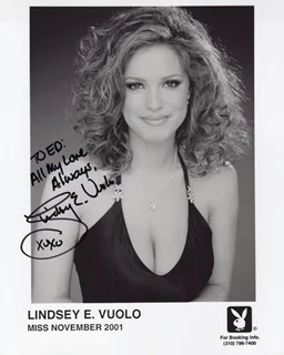 Lindsey Vuolo autograph