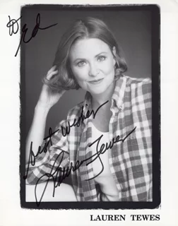 Lauren Tewes autograph