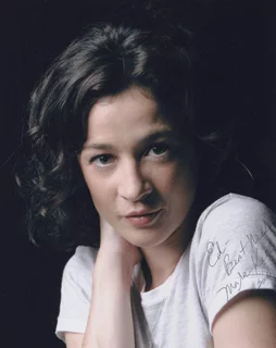 Moira Kelly autograph