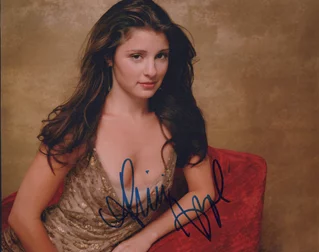 Shiri Appleby autograph