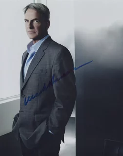 Mark Harmon autograph