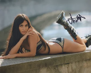 Elisha Herbert autograph