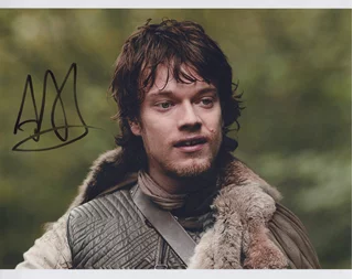 Alfie Allen autograph