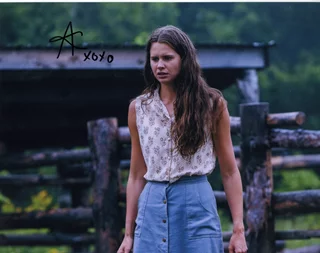 Avery Konrad autograph