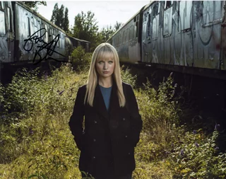 Emily Berrington autograph