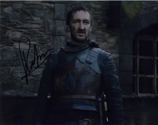 Ralph Ineson autograph