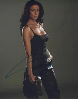 Claudia Black autograph